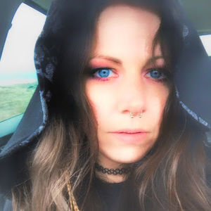 Meet your Posher, Dillena